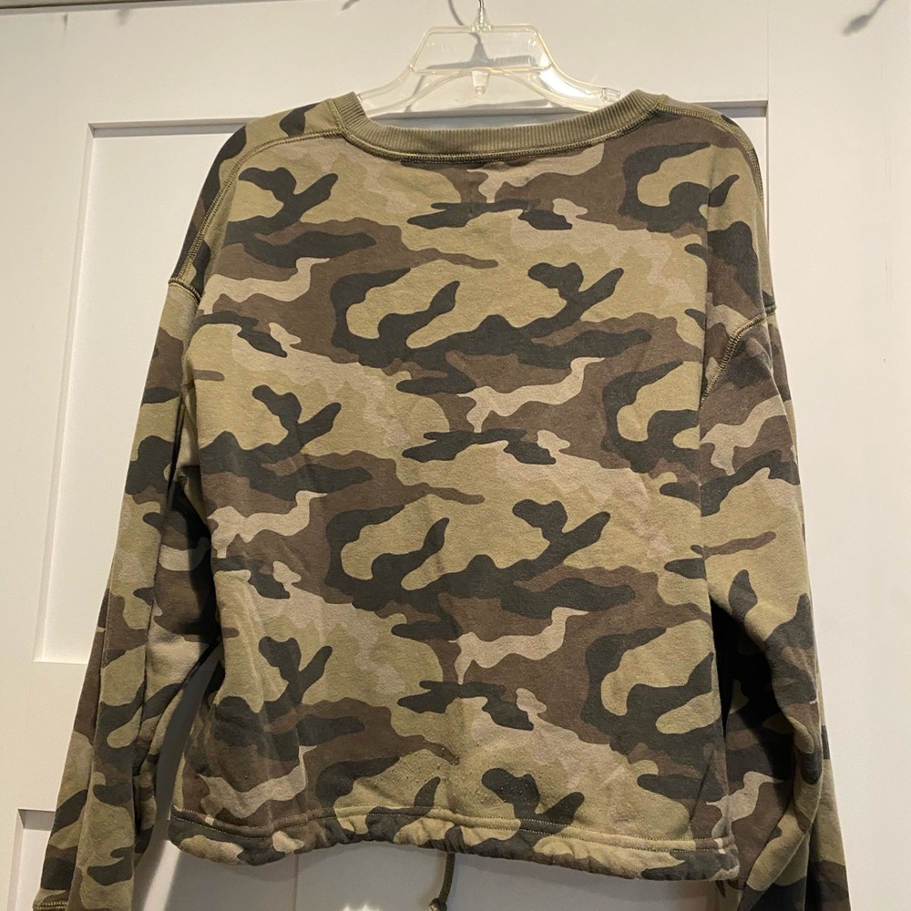 Cropped Crewneck - Picture 4 of 4